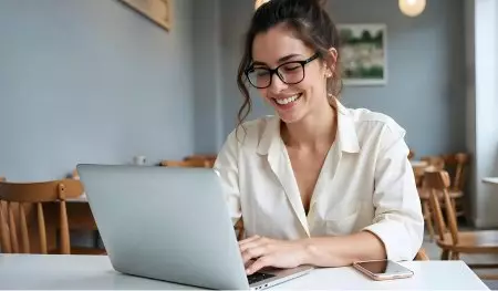 Who will teach me during my online journalism course?